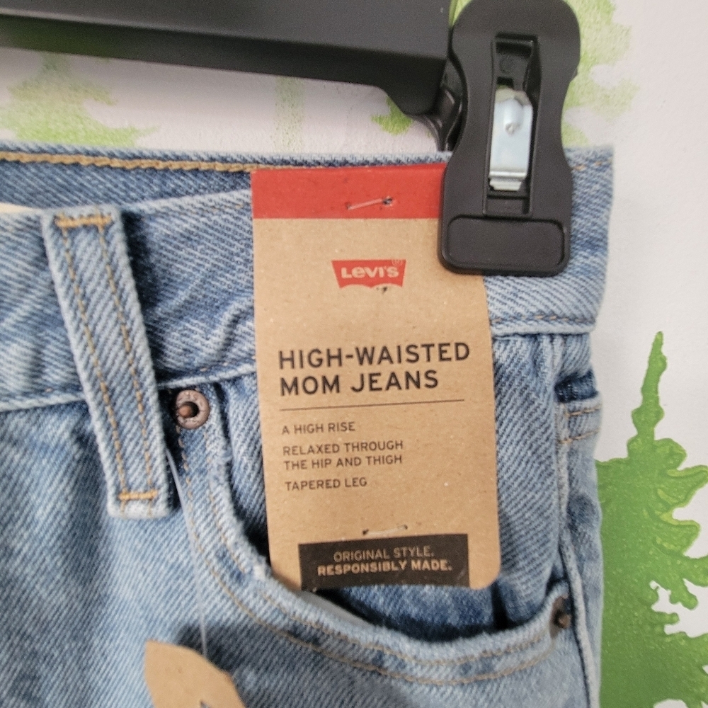 Levi's 24x29 Distressed High Waisted Mom Tapered Jeans - Picture 5 of 10